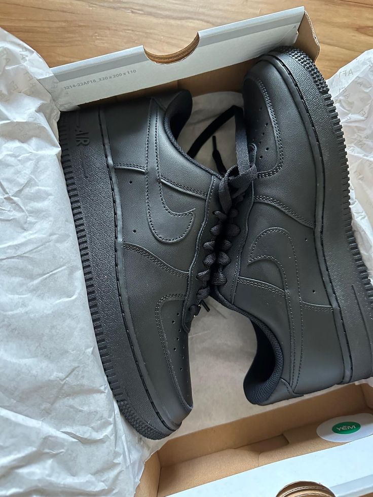 Air Force 1 Low Sneakers – White & Black